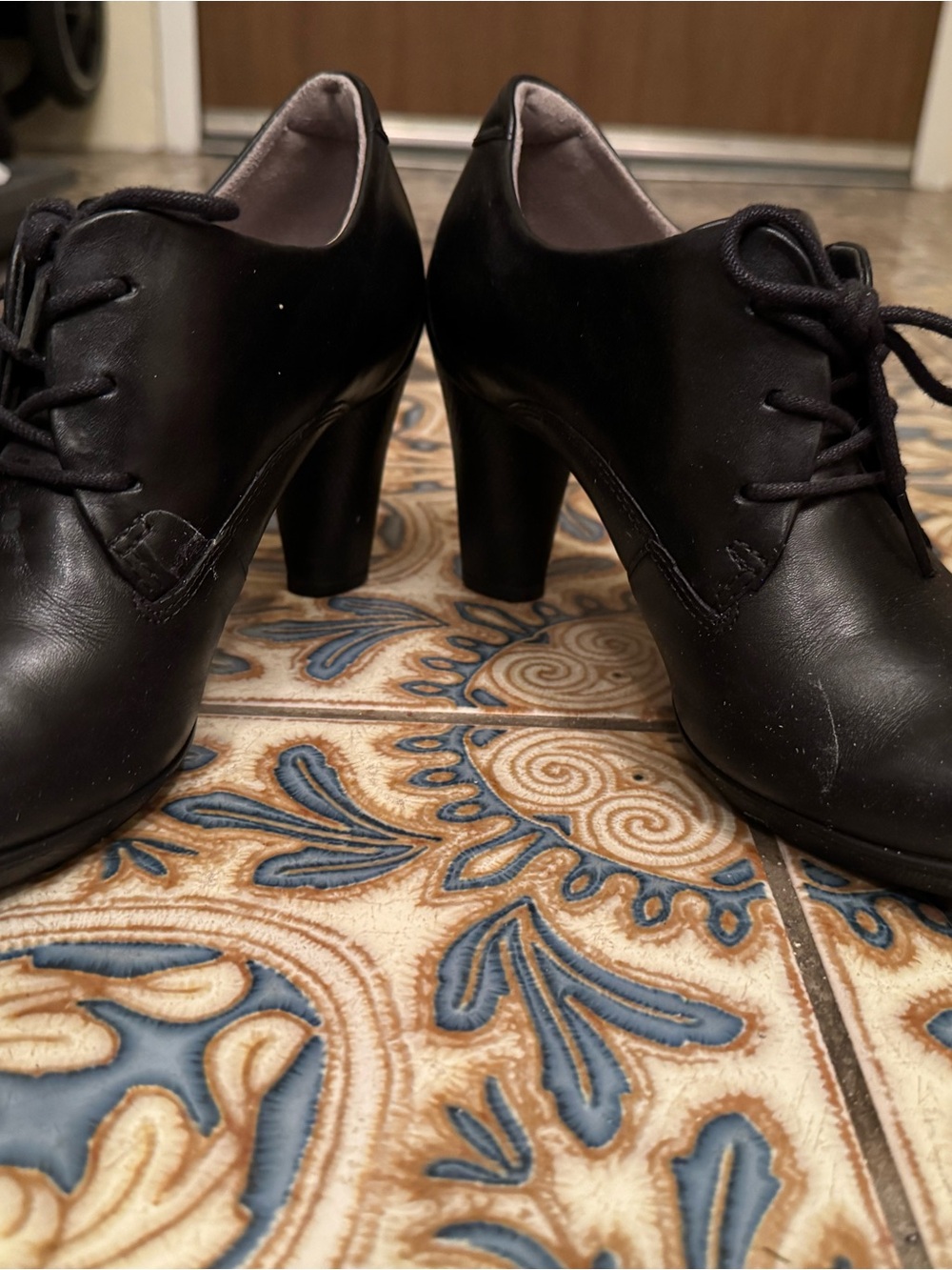 Ecco Black Leather Lace-Up Heel Boots, size 37 EU / size 6.5-size 7 US